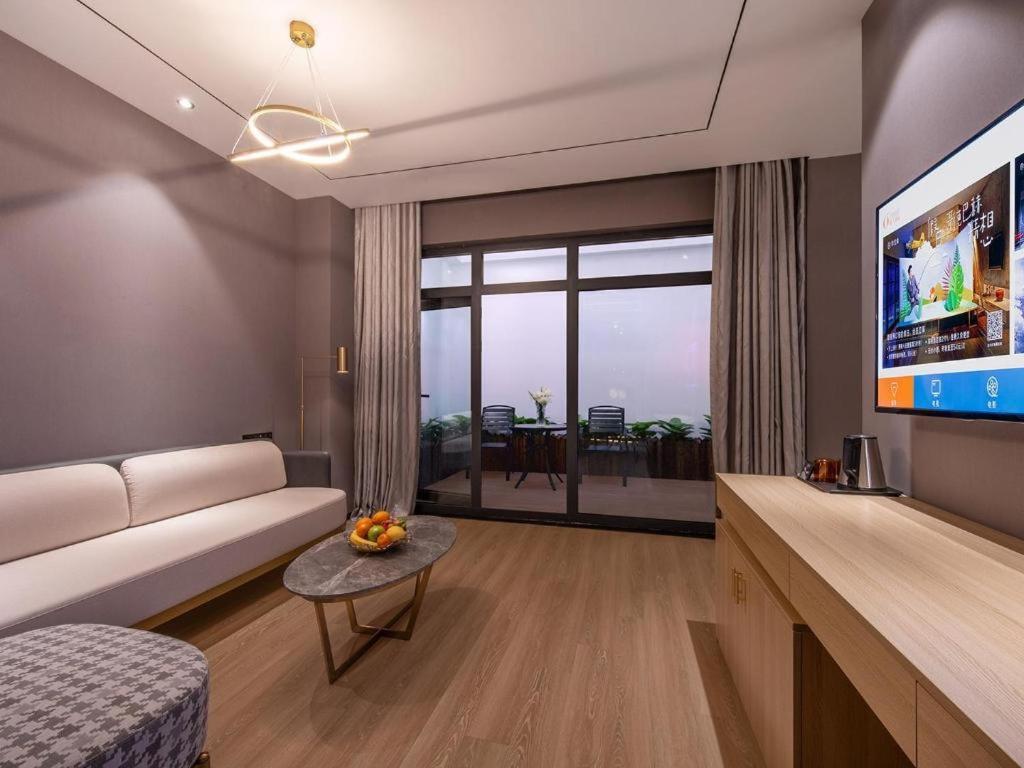 Ji Hotel Shanghai Hongqiao Gubei Fortune Center Екстериор снимка